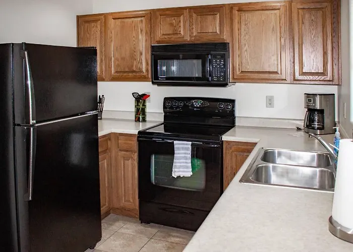 Cowboys & Angels - Classic Style W/great Location Apartment *