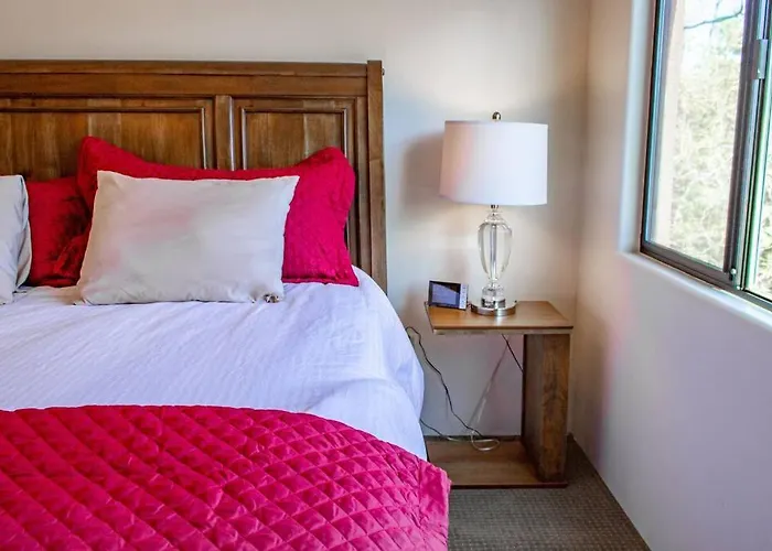 Cowboys & Angels - Classic Style W/great Location Apartment Sedona